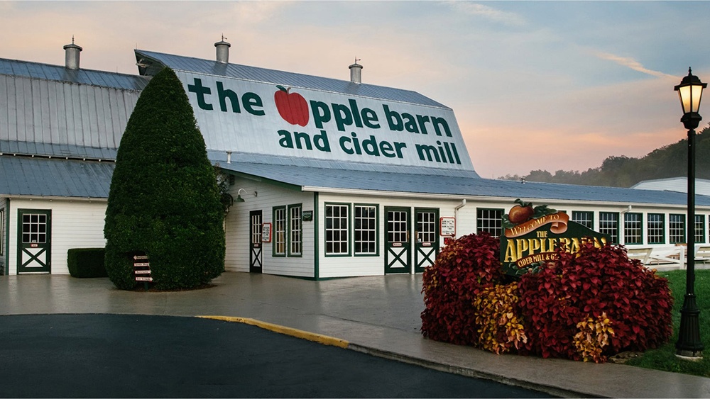 front image of the apple barn and cider mill in sevierville tn