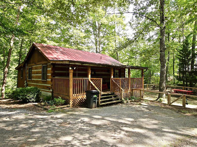 front view of hapey memories rental cabin