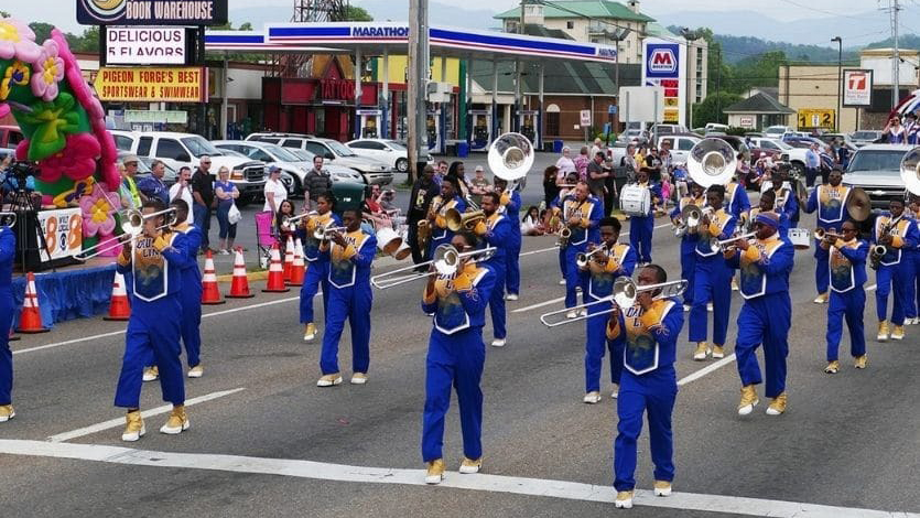 music in the mountains spring parade pigeon forge tn