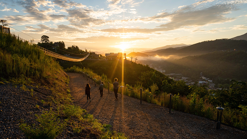 gatlinburg-skybridge-at-sunset gatlinburg skybridge at sunset