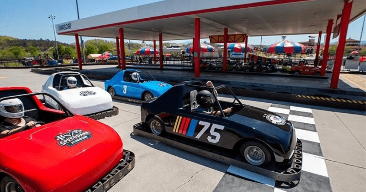 racers on the Smoky Mountain Speedway
