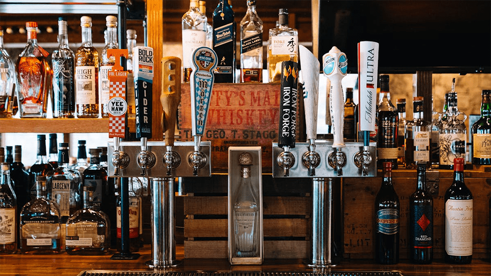 Howard's Restaurant Upstairs Bar via Website