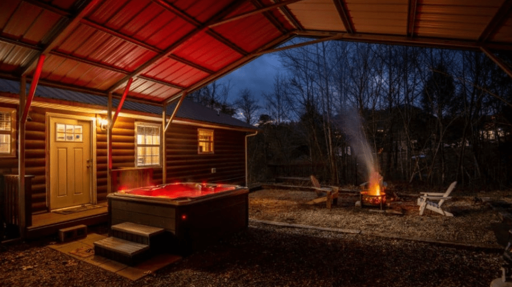 outdoor living space at sleepy bear ranch sevierville tn