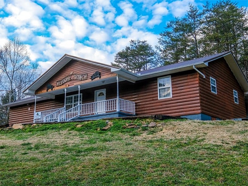 sleepy bear ranch rental cabin front homepage image