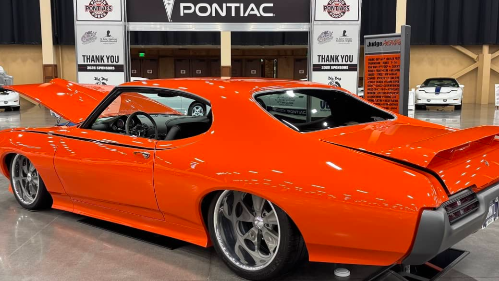 vintage pontiac on display at the pontiacs in pigeon forge event via site