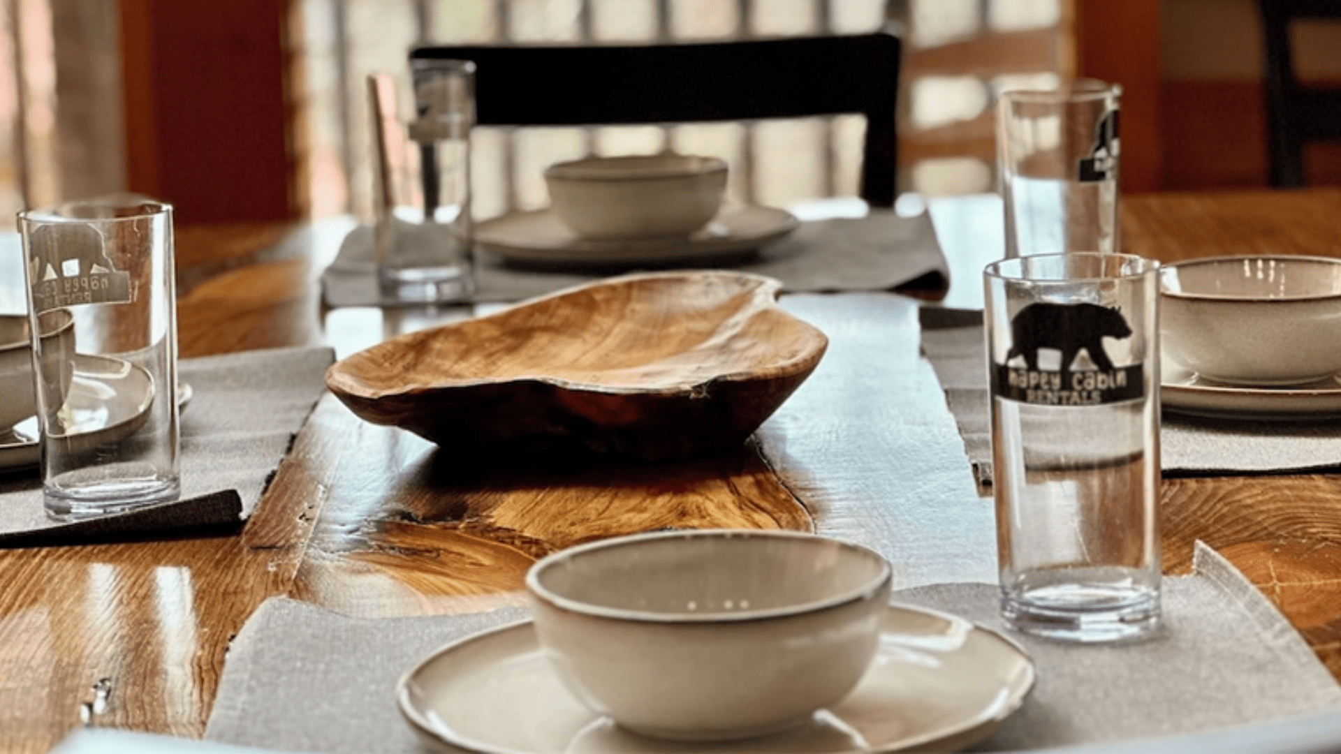 Dining room table at Little Bear rental cabin