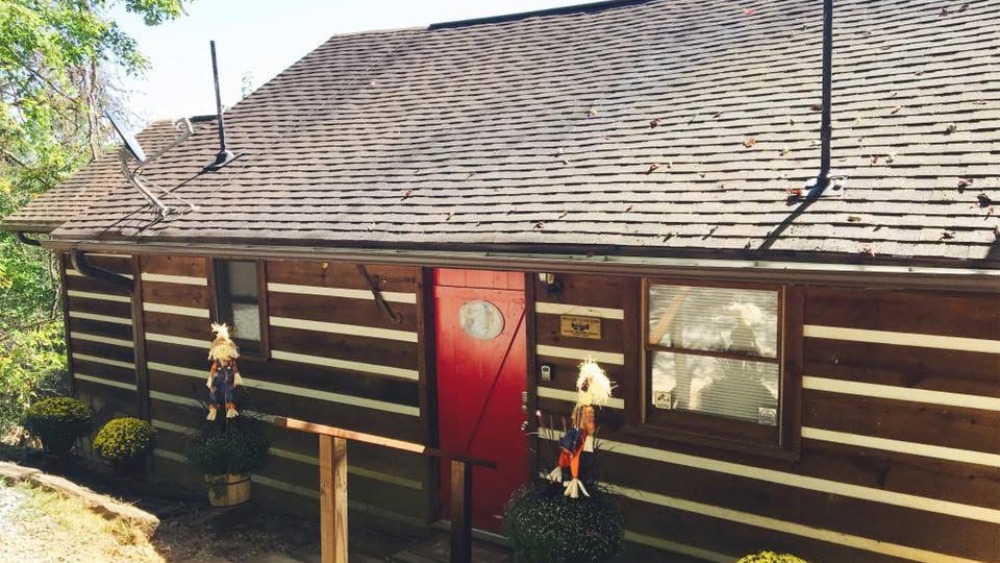 Angie's first cabin, Hapey Place in Sevierville, TN