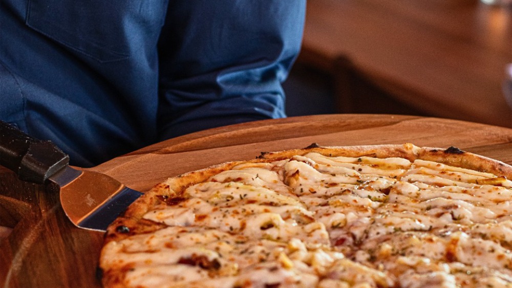 Pizza, Passed Tableside: Meet Pizza Rio, the Smokies’ Only Brazilian-Style Pizzeria