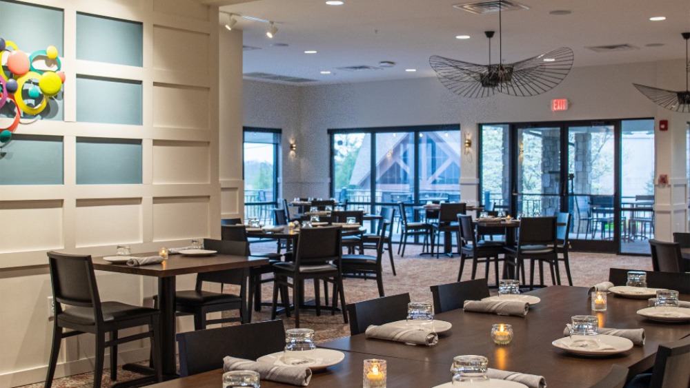 The dining area at the Pigeon Forge Pizza Rio location.