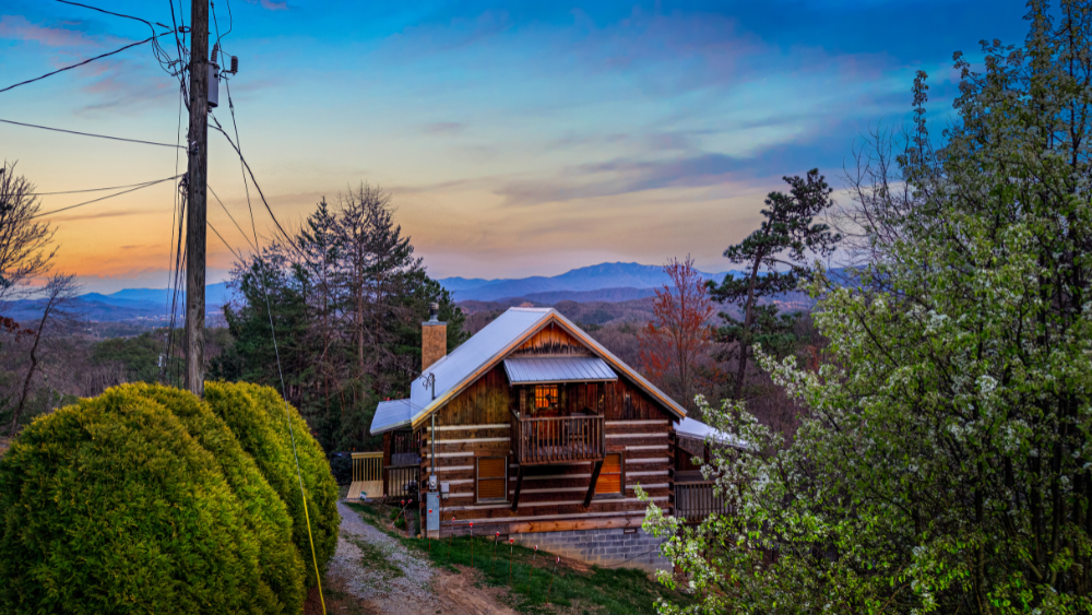 Hapey Cabin rental Little Bear during a Smoky Mountain sunset.